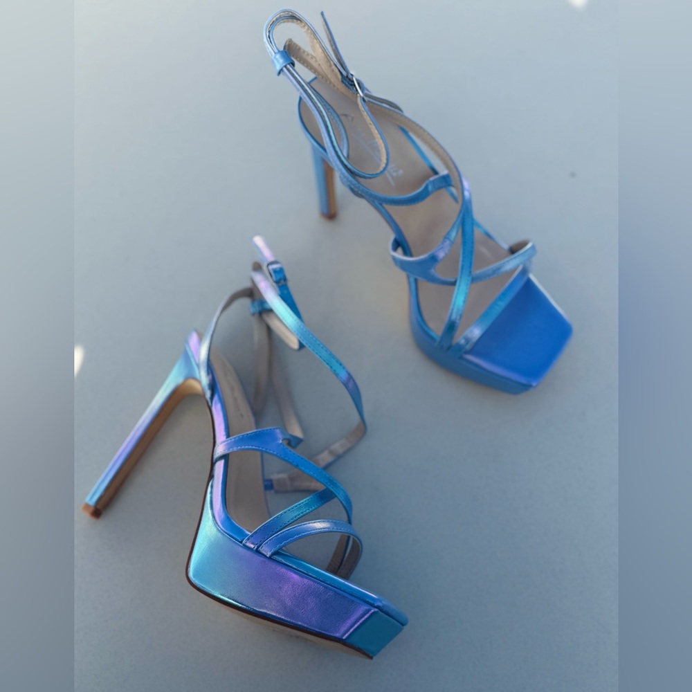 Iridescent light blue stiletto heels Size 6.5 - Picture 2 of 3